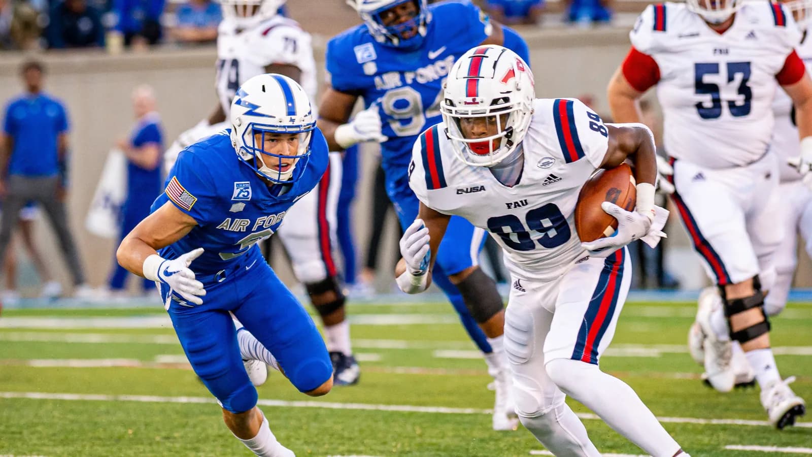 Florida Atlantic carries the ball against Air Force.