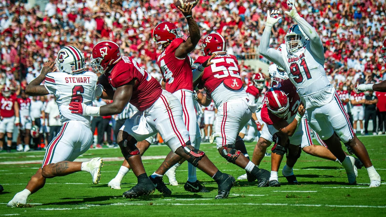 South Carolina runs the ball against Alabama.