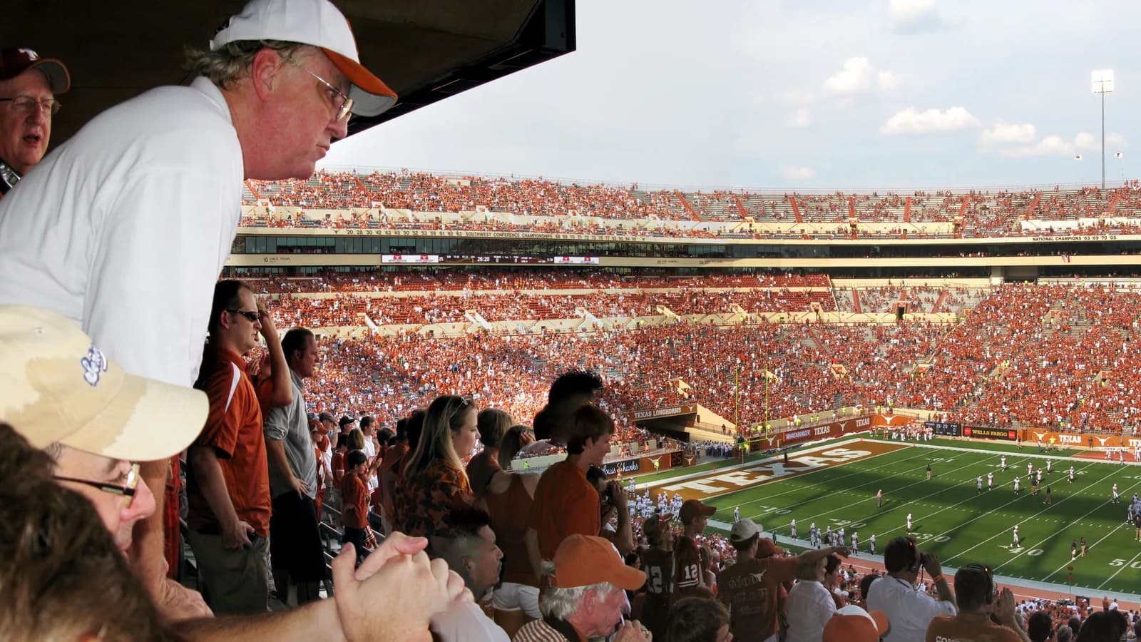 Texas hosts Florida Atlantic at Darrell K Royal–Texas Memorial Stadium.