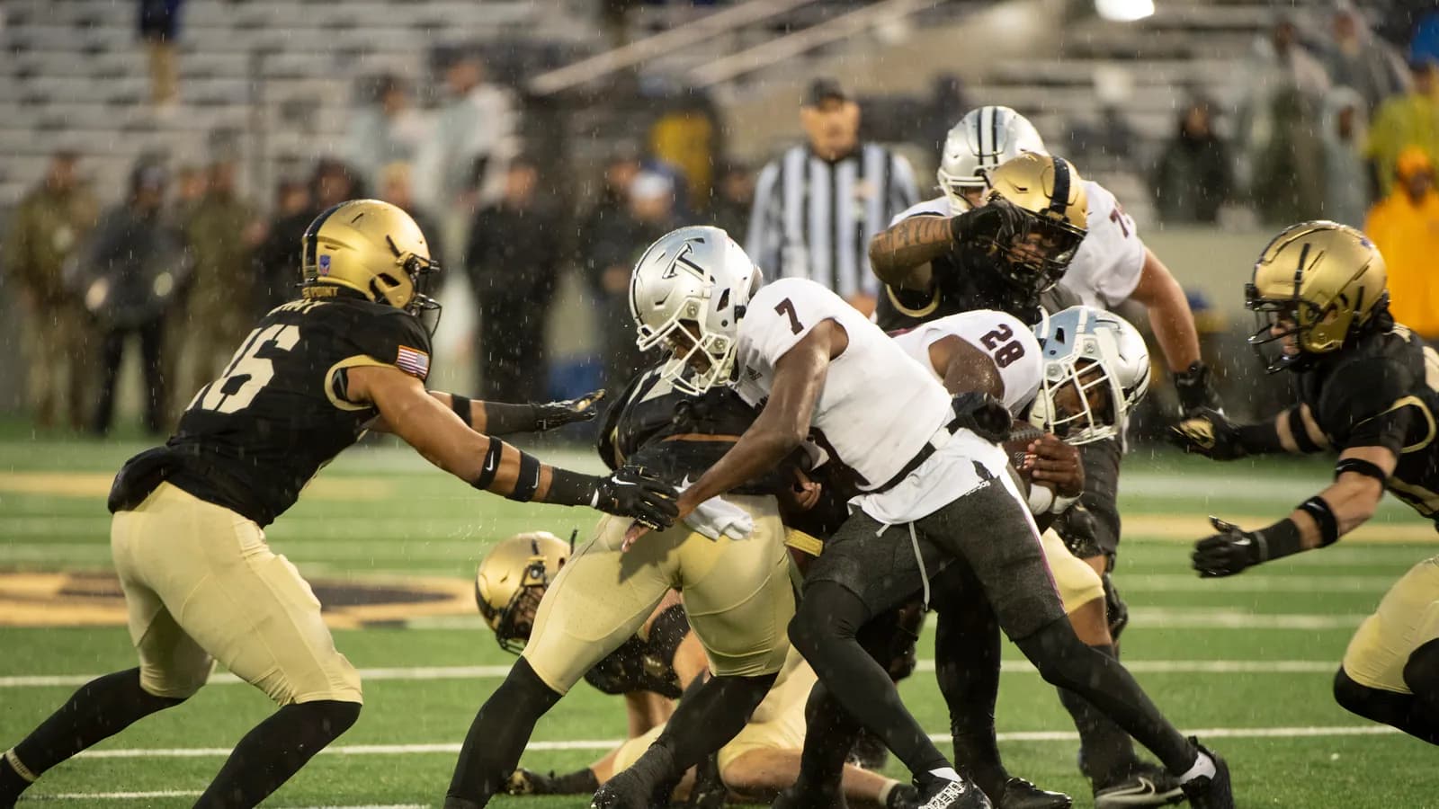 Troy runs the ball against Army in 2023.