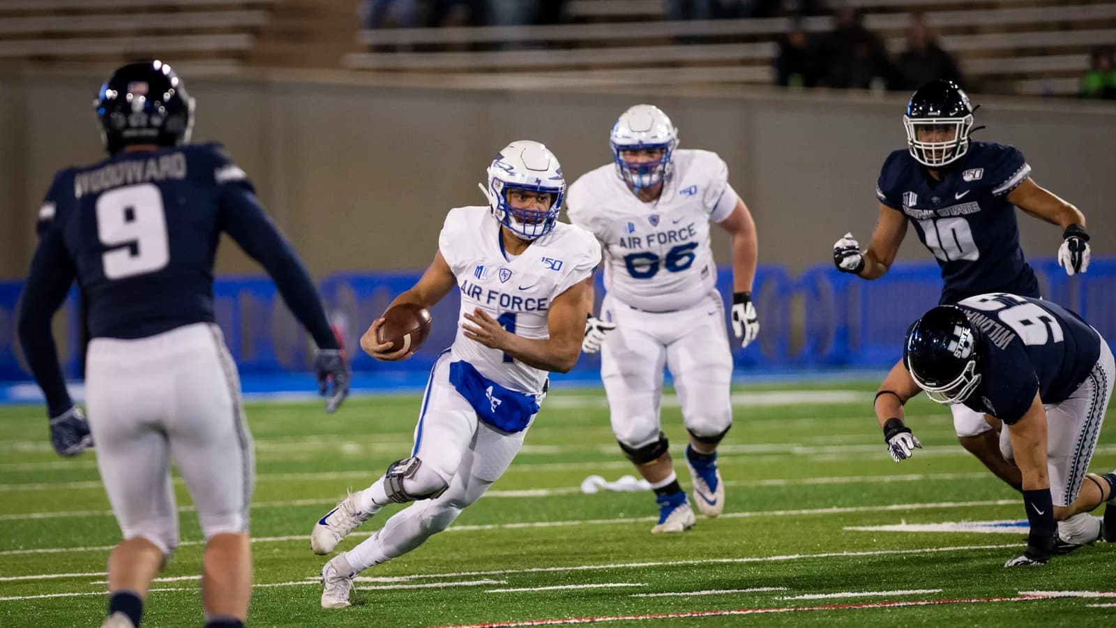 Utah State carries the ball against Air Force.